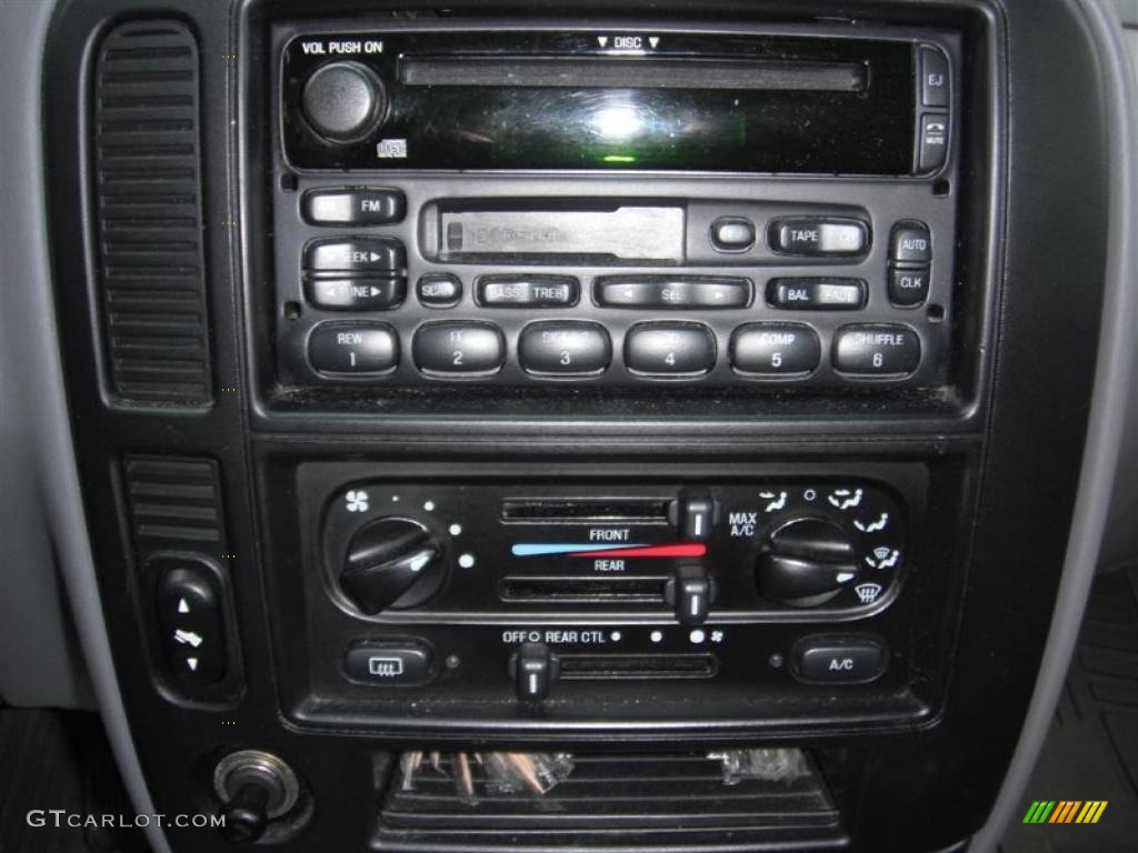2003 Ford Windstar LX Controls Photo #44420423