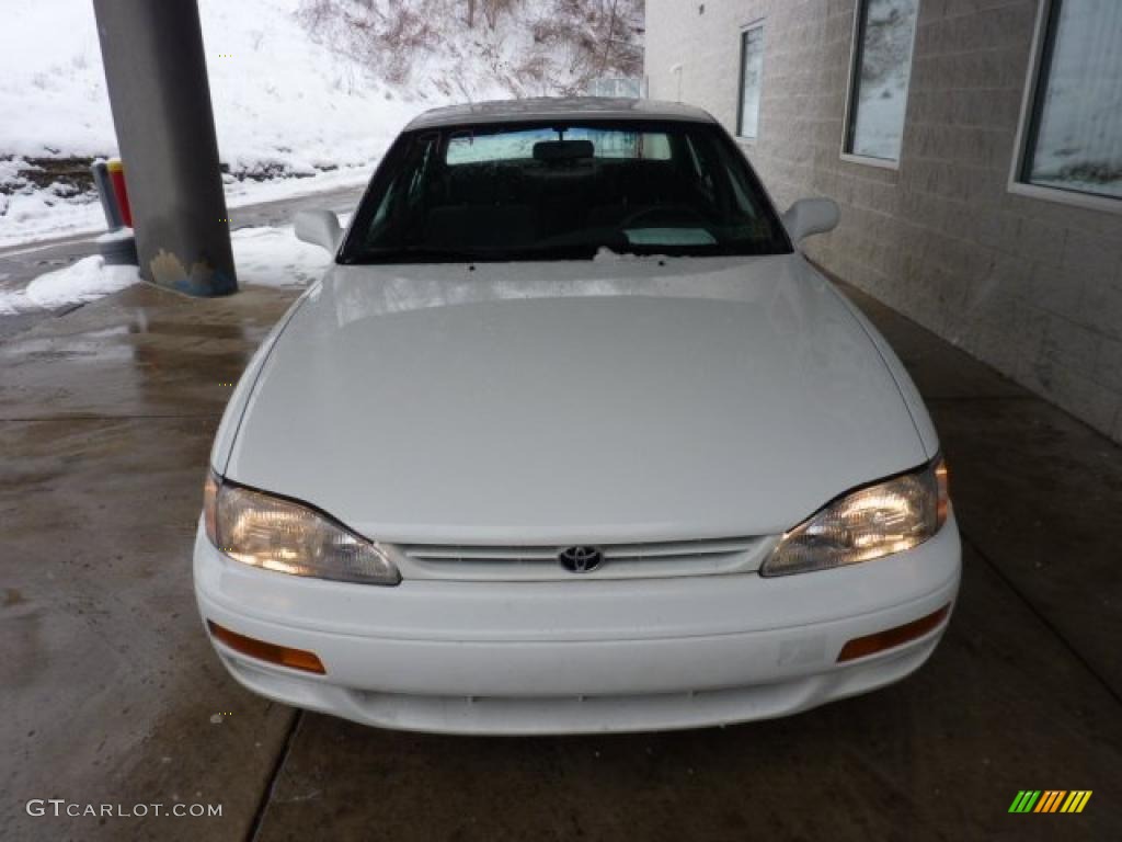 1996 Camry XLE V6 Sedan - Super White / Gray photo #6