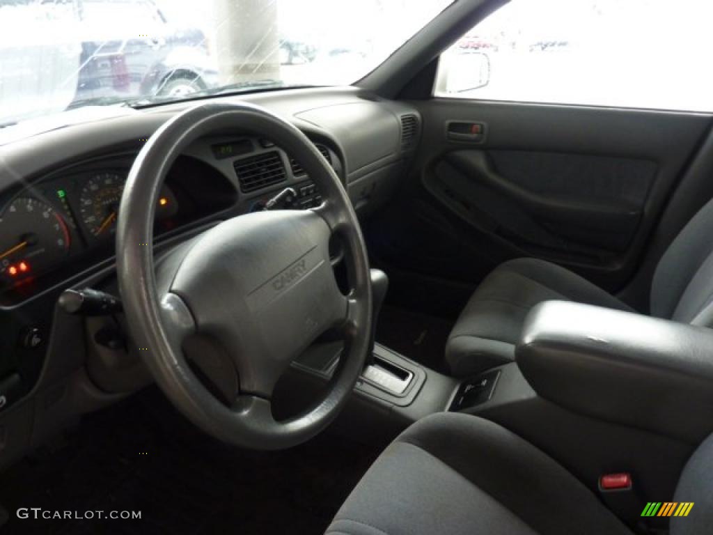 1996 Camry XLE V6 Sedan - Super White / Gray photo #12