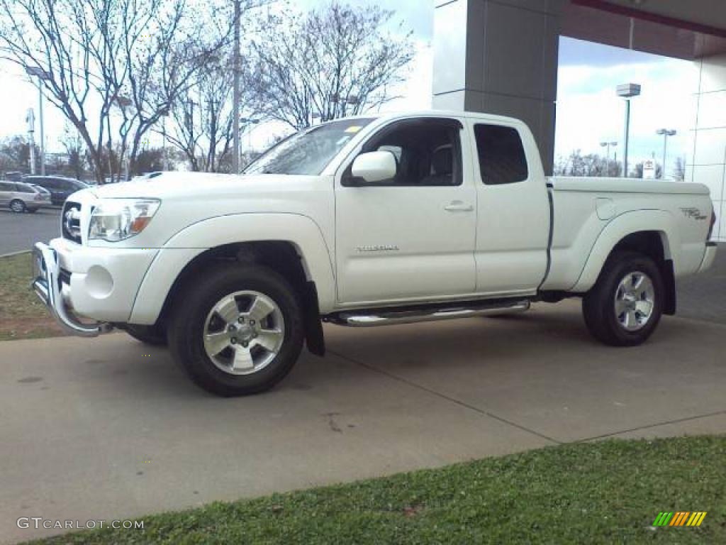Super White 2005 Toyota Tacoma PreRunner TRD Sport Access Cab Exterior Photo #44429012