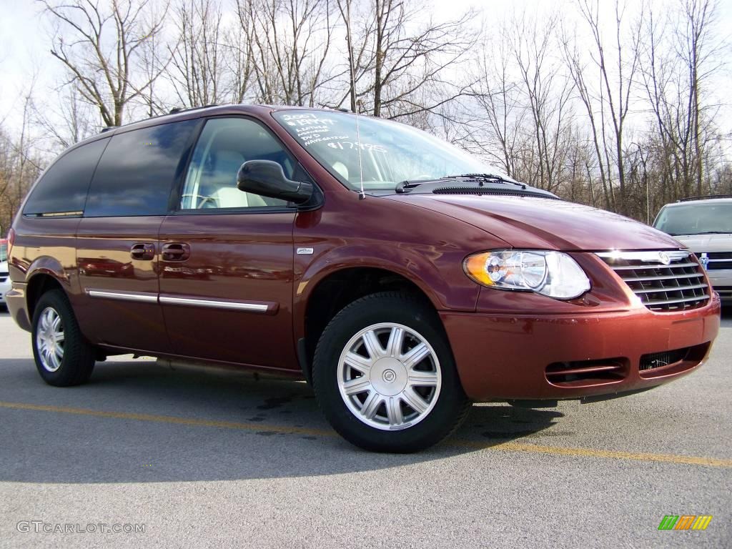 2007 Town & Country Touring - Cognac Crystal Pearl / Dark Khaki/Light Graystone photo #5
