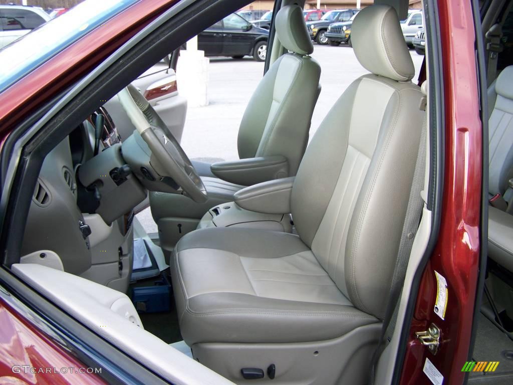 2007 Town & Country Touring - Cognac Crystal Pearl / Dark Khaki/Light Graystone photo #6