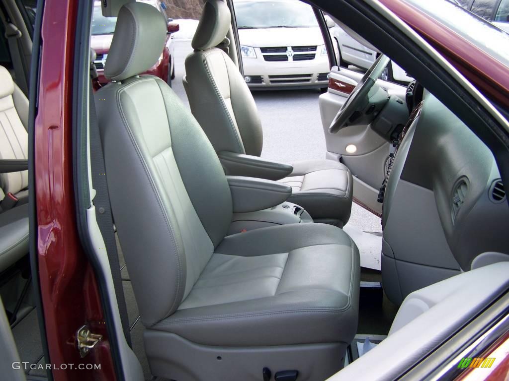 2007 Town & Country Touring - Cognac Crystal Pearl / Dark Khaki/Light Graystone photo #10