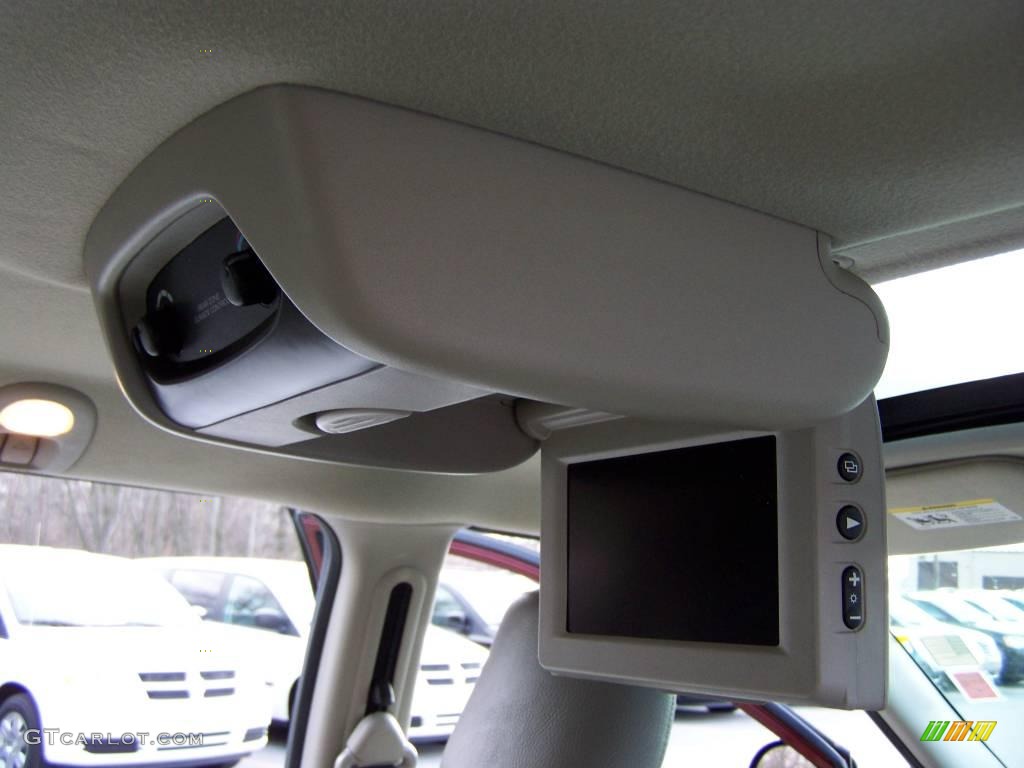 2007 Town & Country Touring - Cognac Crystal Pearl / Dark Khaki/Light Graystone photo #12