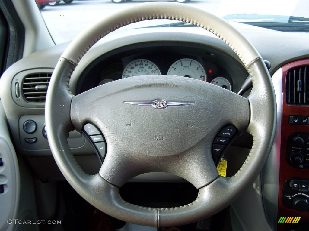 2007 Town & Country Touring - Cognac Crystal Pearl / Dark Khaki/Light Graystone photo #17