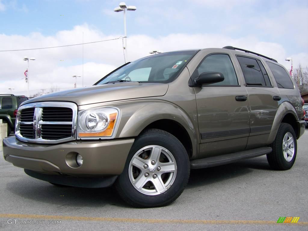 2006 Durango SLT 4x4 - Light Khaki Metallic / Dark Khaki/Light Khaki photo #1