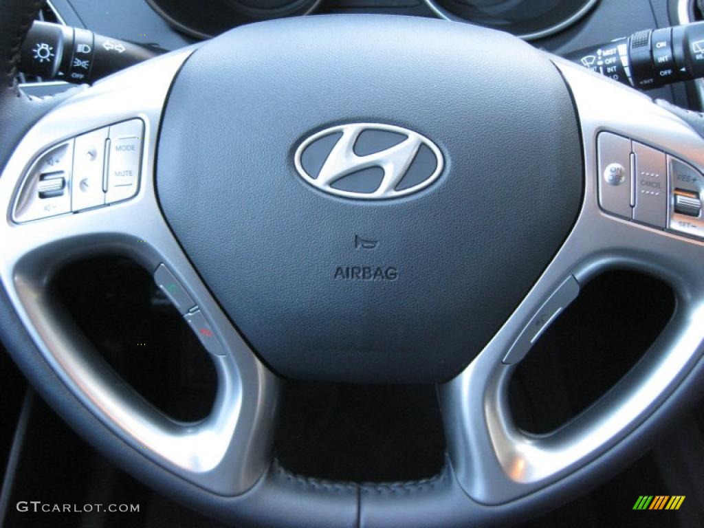 2011 Hyundai Tucson GLS Controls Photo #44438850