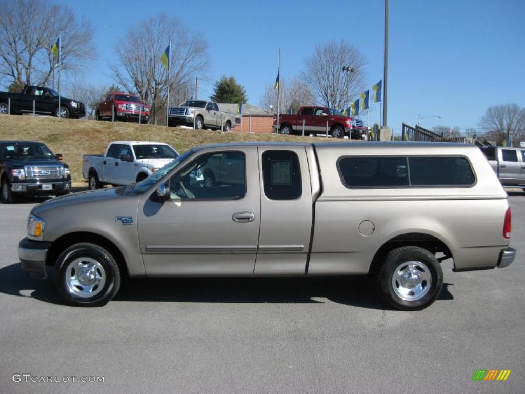 2002 F150 XLT SuperCab - Arizona Beige Metallic / Medium Parchment photo #1