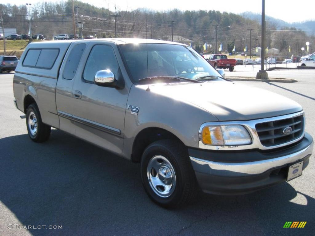 2002 F150 XLT SuperCab - Arizona Beige Metallic / Medium Parchment photo #4