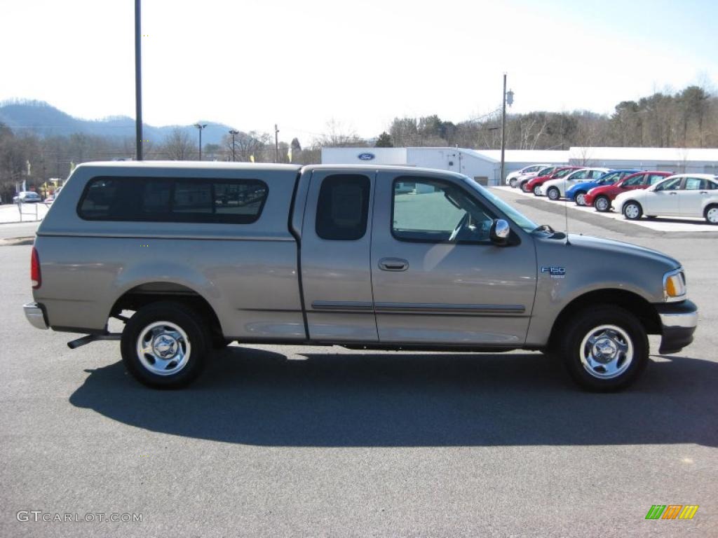 2002 F150 XLT SuperCab - Arizona Beige Metallic / Medium Parchment photo #5