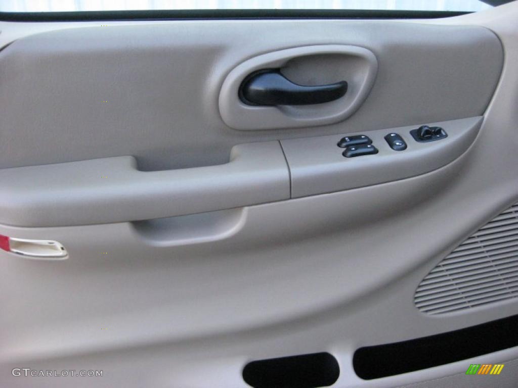 2002 F150 XLT SuperCab - Arizona Beige Metallic / Medium Parchment photo #17