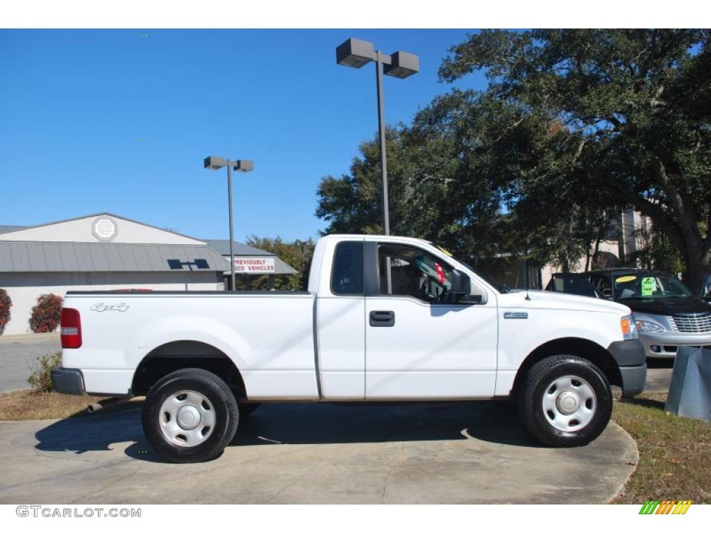 2005 F150 XL Regular Cab 4x4 - Oxford White / Medium Flint Grey photo #6