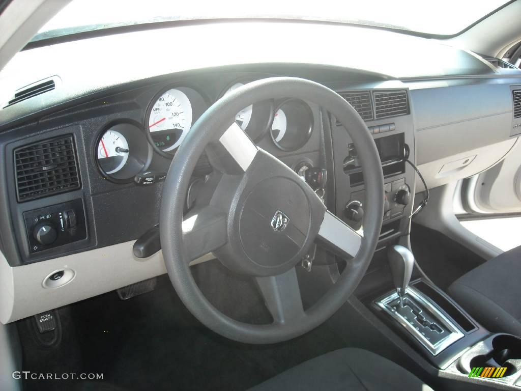 2007 Charger SE - Stone White / Dark Slate Gray/Light Graystone photo #15