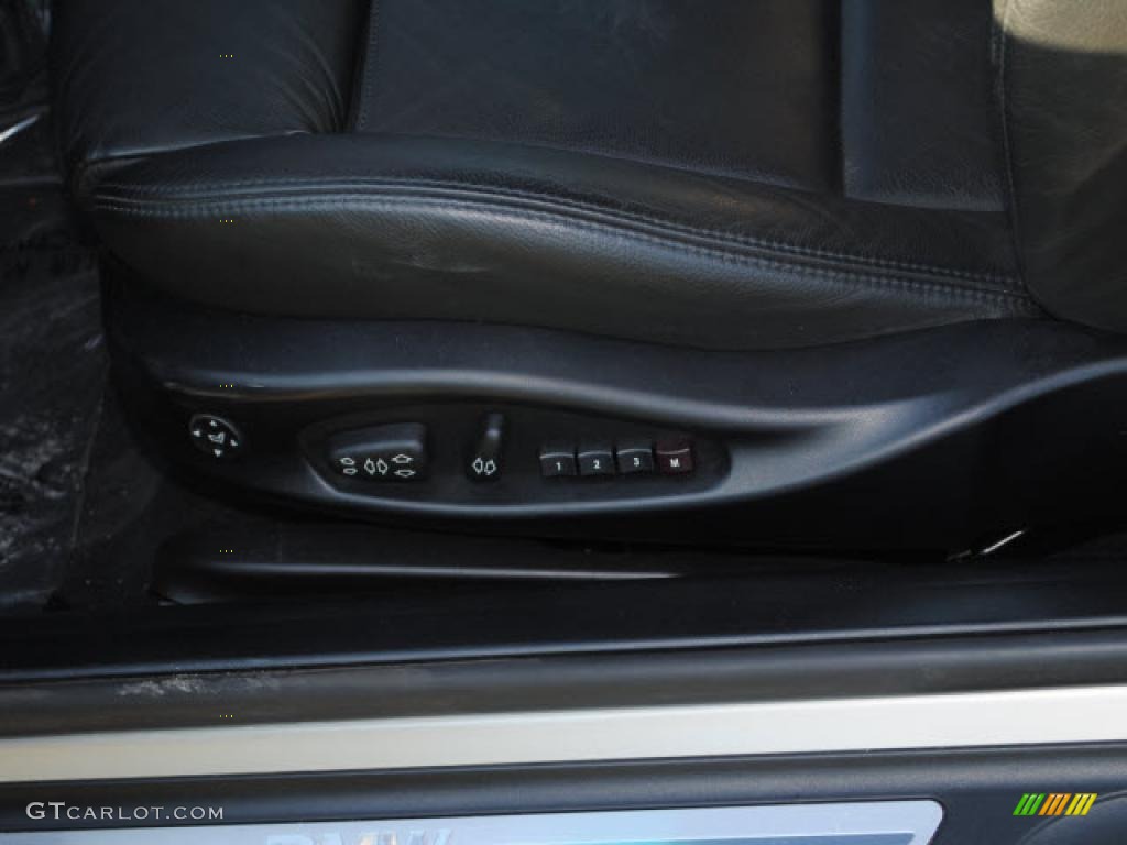 2005 3 Series 330i Coupe - Jet Black / Black photo #17