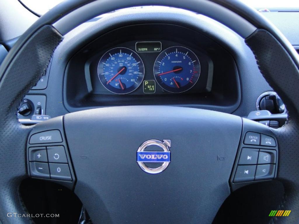 2010 Volvo S40 T5 AWD R-Design Steering Wheel Photos
