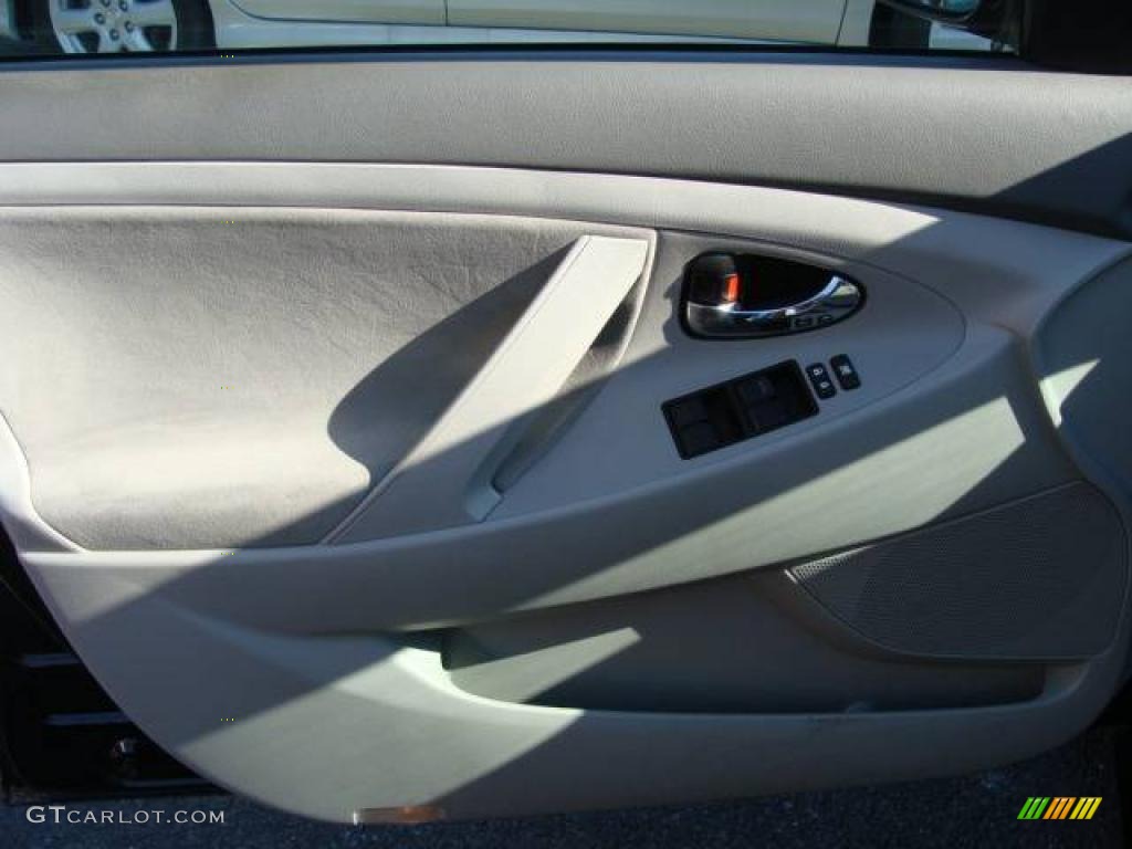 2007 Camry LE - Black / Ash photo #6