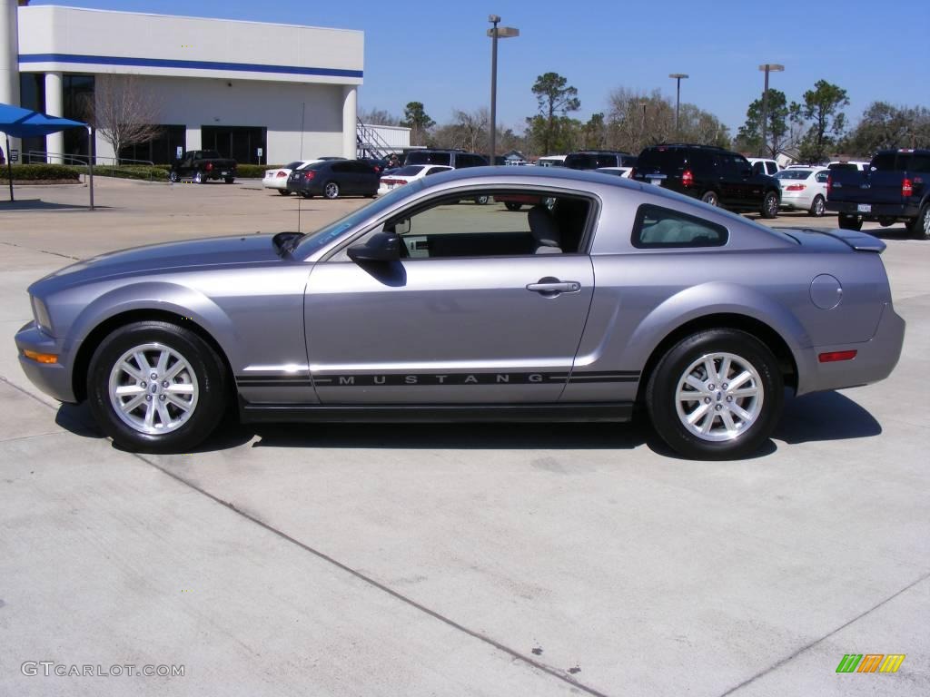 2007 Mustang V6 Deluxe Coupe - Tungsten Grey Metallic / Light Graphite photo #2