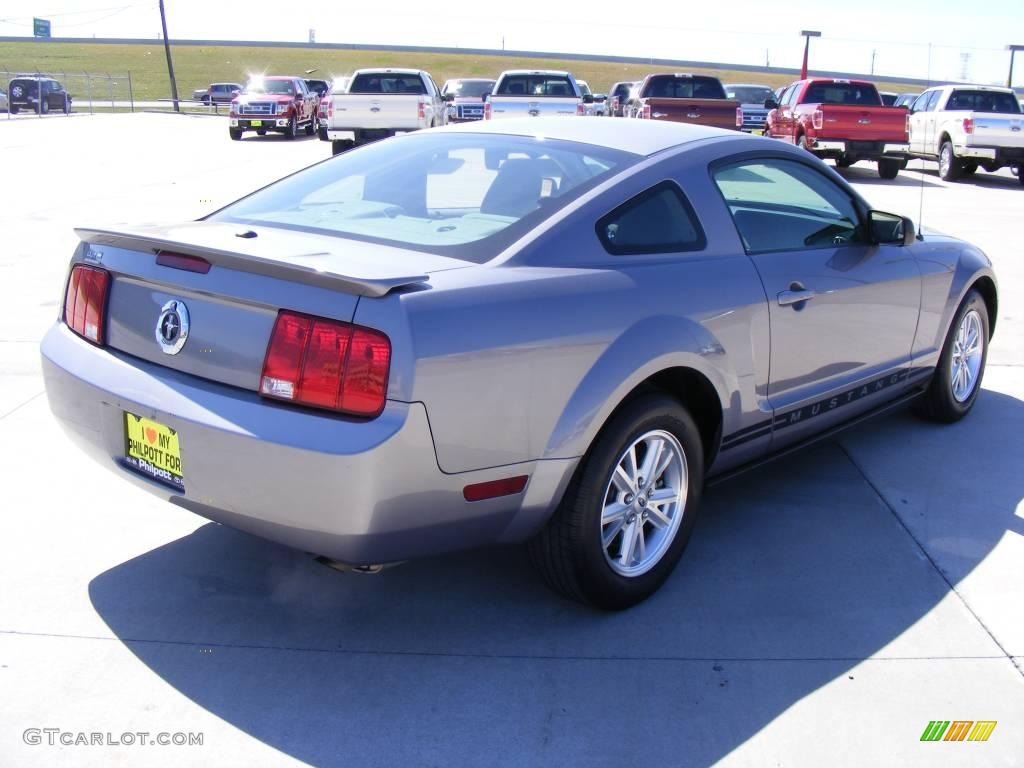 2007 Mustang V6 Deluxe Coupe - Tungsten Grey Metallic / Light Graphite photo #6
