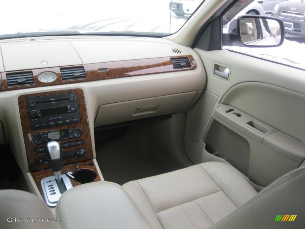 2006 Five Hundred Limited - Oxford White / Pebble Beige photo #21