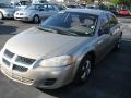 Light Almond Pearl Metallic - Stratus SE Sedan Photo No. 5