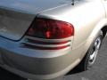Light Almond Pearl Metallic - Stratus SE Sedan Photo No. 9