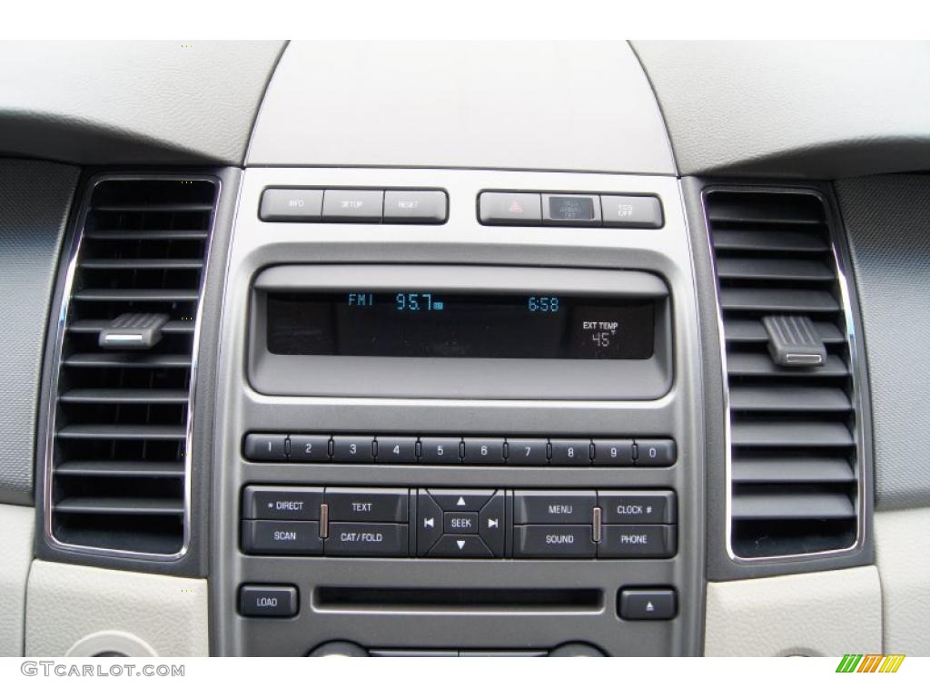 2011 Ford Taurus SE Controls Photo #44523427