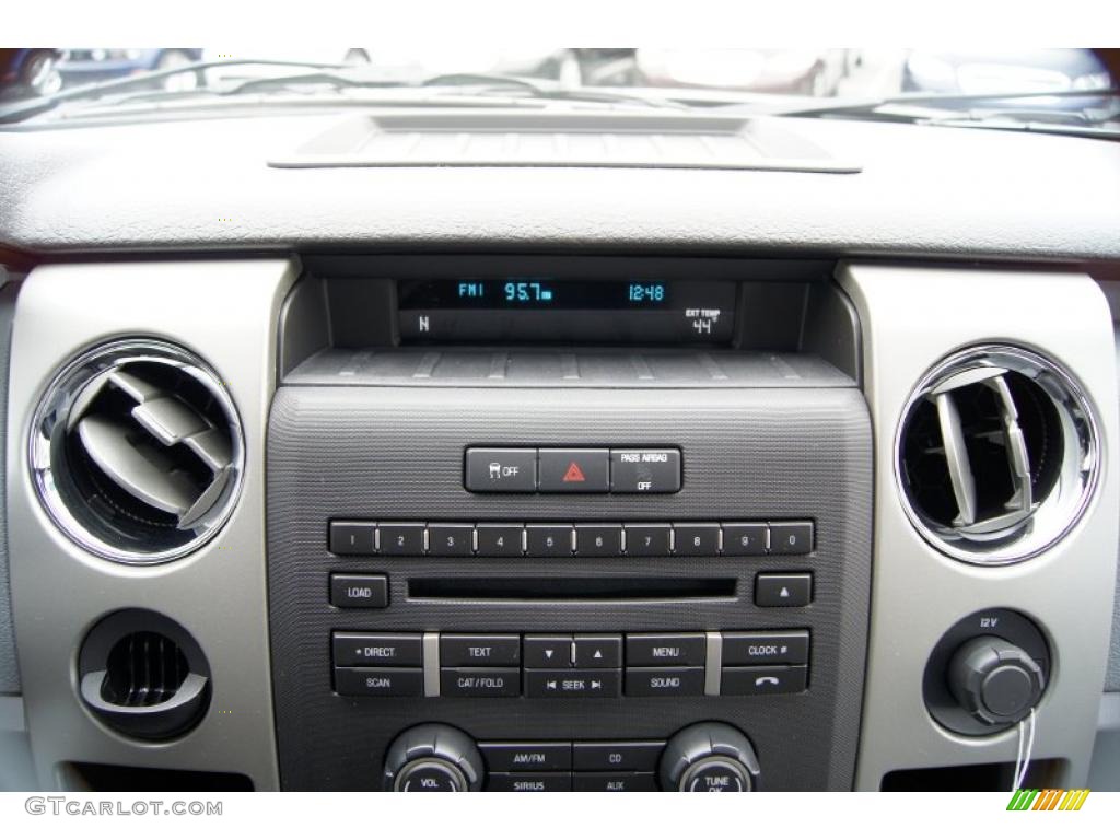 2011 Ford F150 XLT SuperCab Controls Photo #44524031