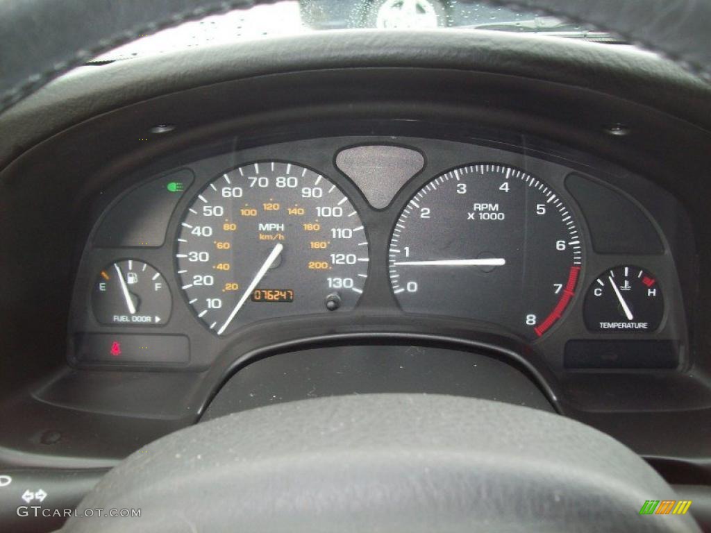 2000 Saturn L Series LS2 Sedan Gauges Photos