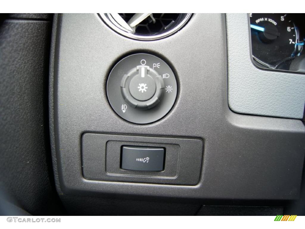 2011 Ford F150 XLT SuperCab Controls Photo #44524115