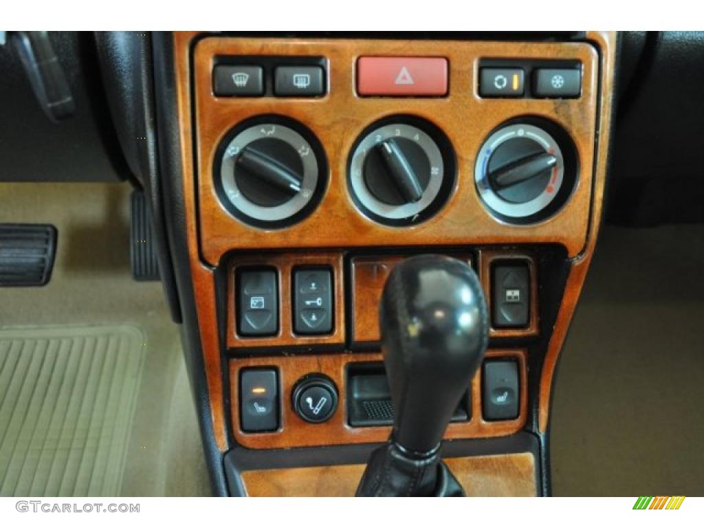 2002 Land Rover Freelander HSE Controls Photo #44526191