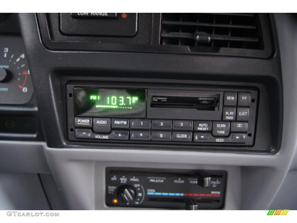 1994 Ford Explorer Limited 4x4 Controls Photo #44527355