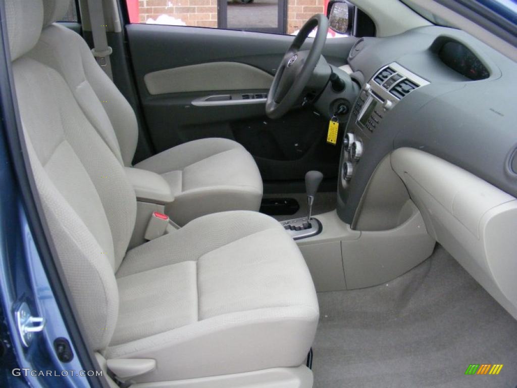 2010 Yaris Sedan - Pacific Blue Metallic / Bisque photo #13