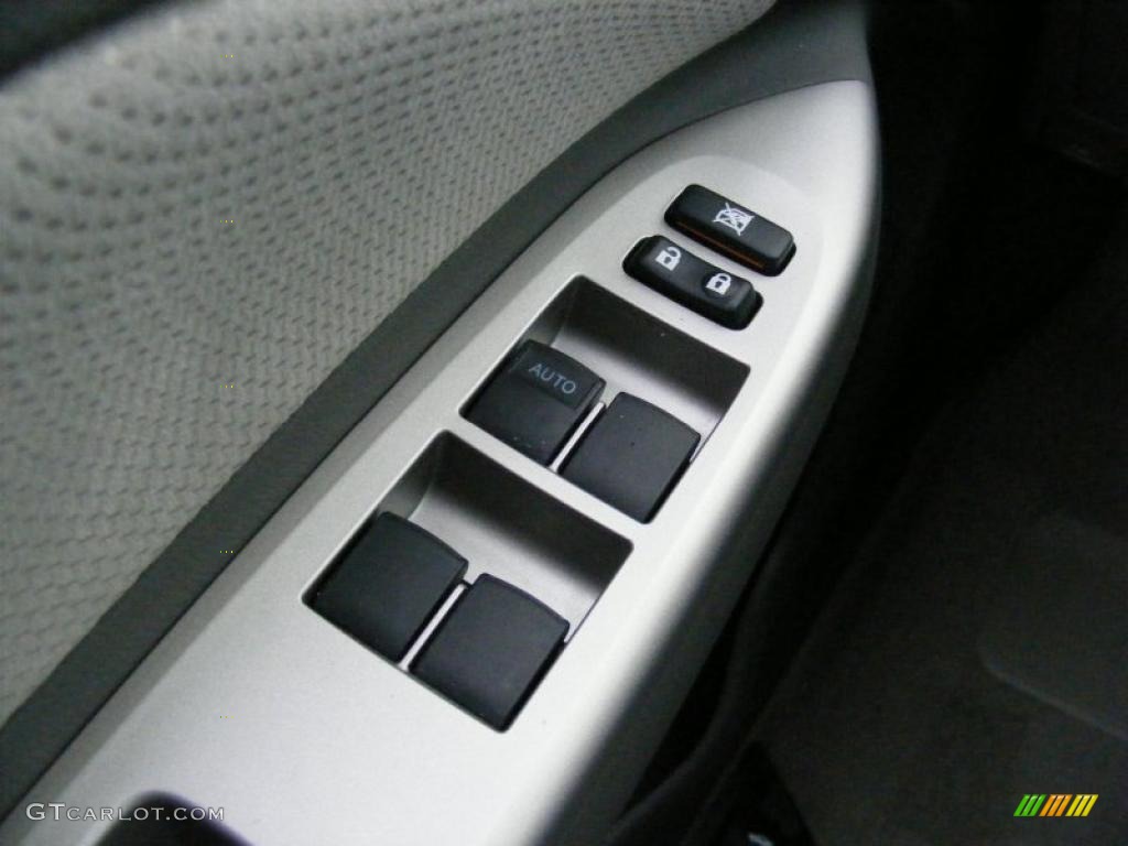 2010 Yaris Sedan - Pacific Blue Metallic / Bisque photo #23