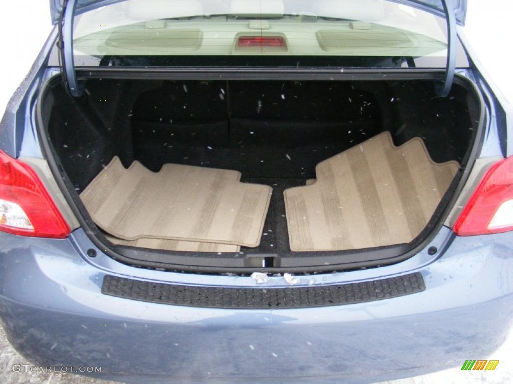 2010 Yaris Sedan - Pacific Blue Metallic / Bisque photo #26