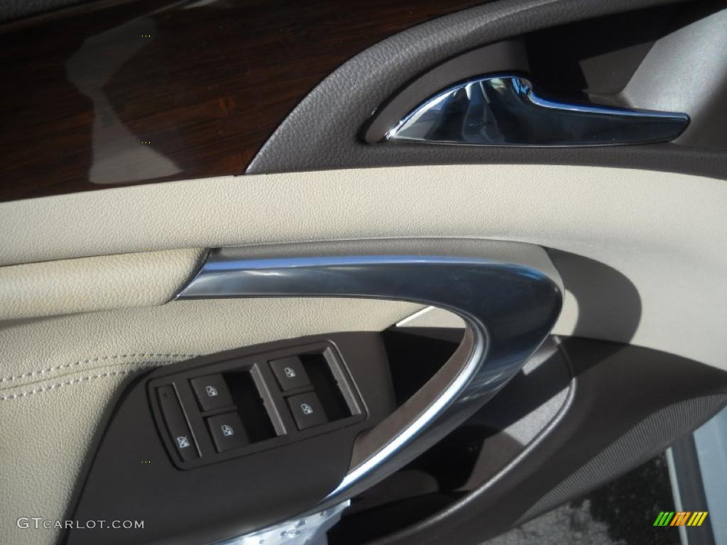 2011 Buick Regal CXL Cashmere Door Panel Photo #44543167