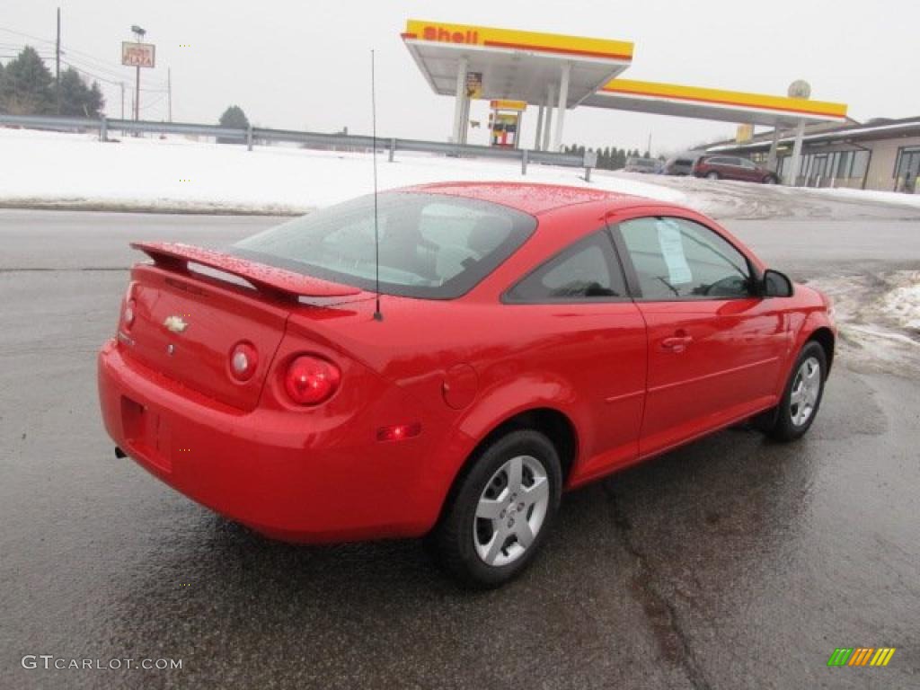 2007 Cobalt LS Coupe - Victory Red / Gray photo #7