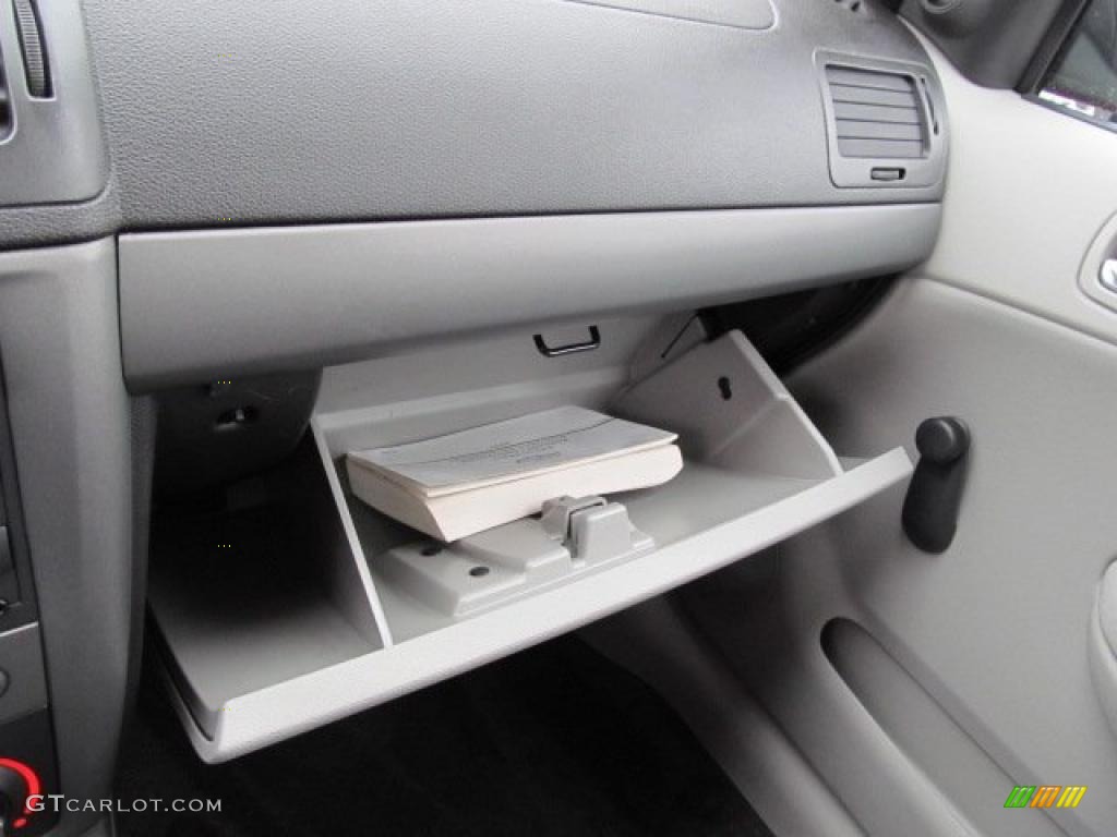 2007 Cobalt LS Coupe - Victory Red / Gray photo #20