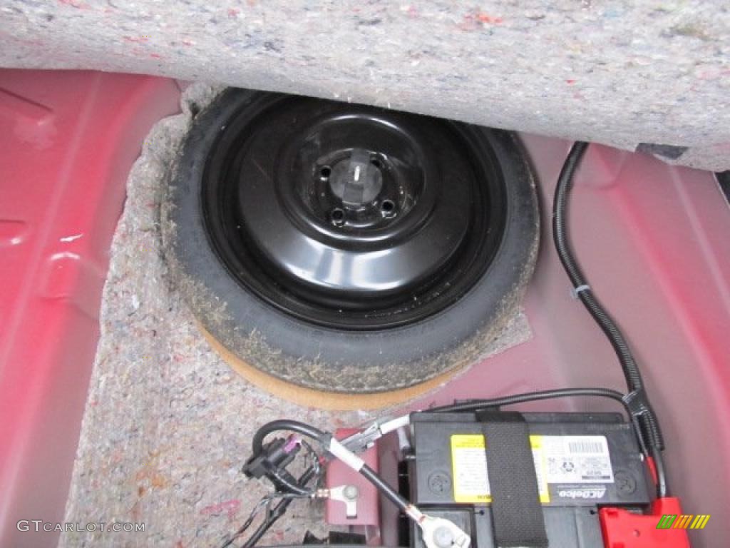 2007 Cobalt LS Coupe - Victory Red / Gray photo #24