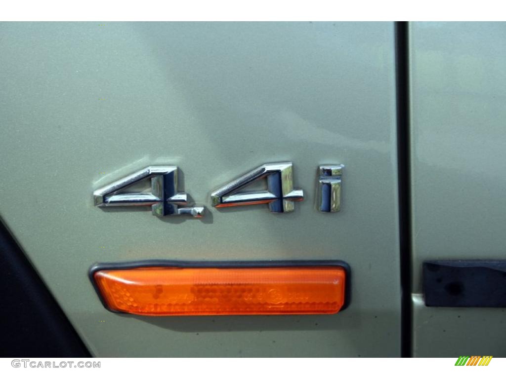 2000 BMW X5 4.4i Marks and Logos Photos