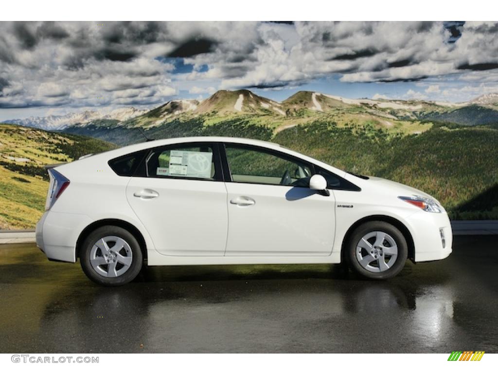 Blizzard White Pearl 2011 Toyota Prius Hybrid II Exterior Photo #44556497