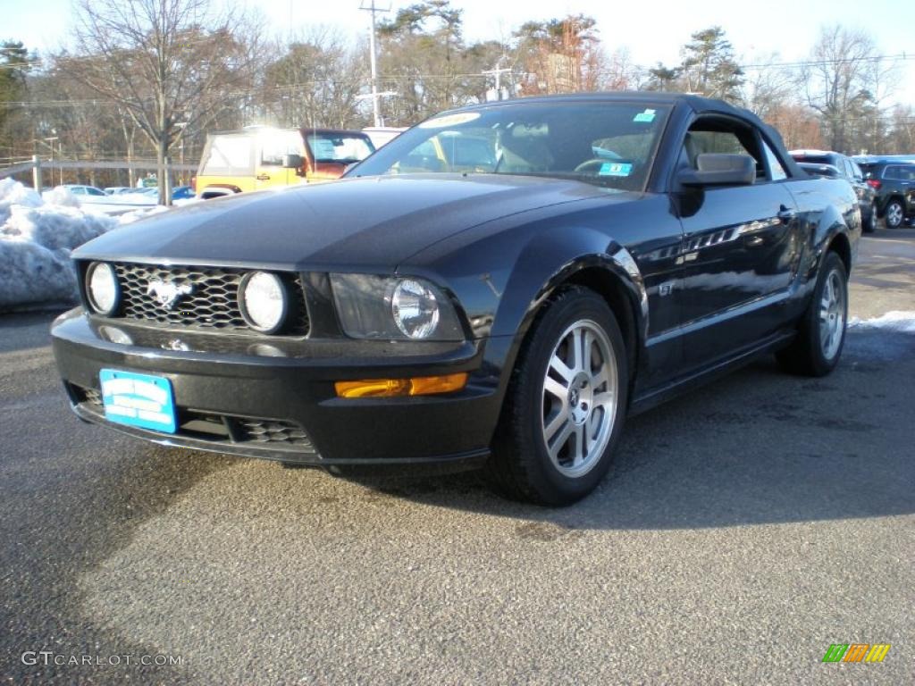 2006 Mustang GT Premium Convertible - Black / Light Graphite photo #1