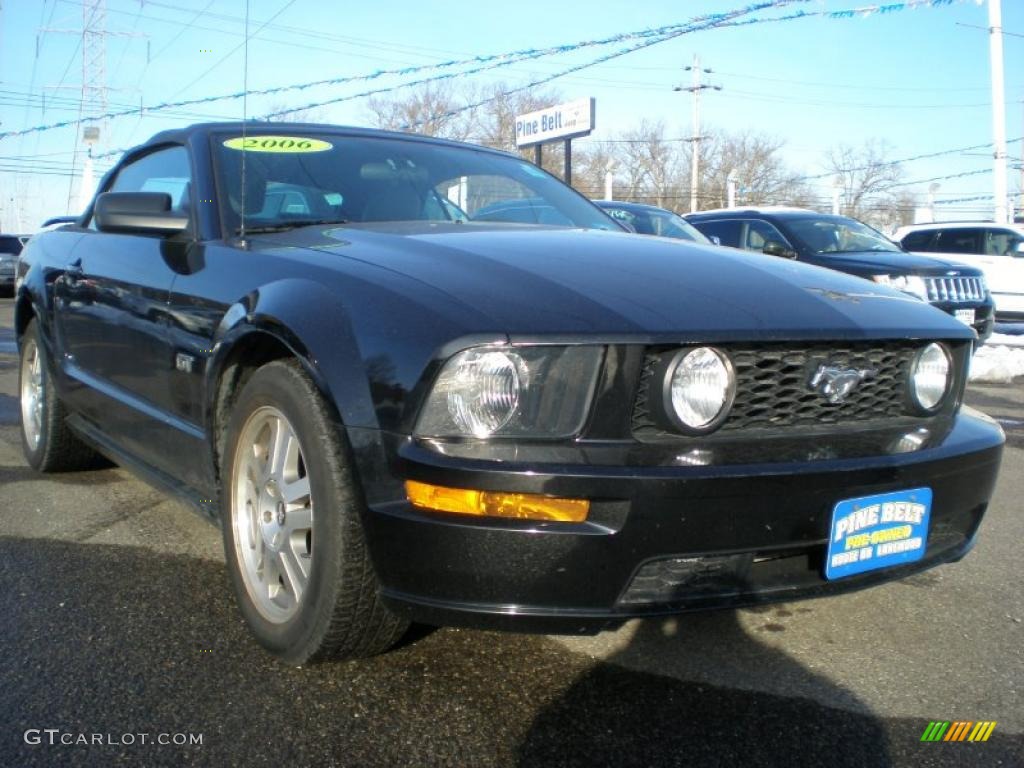 2006 Mustang GT Premium Convertible - Black / Light Graphite photo #3