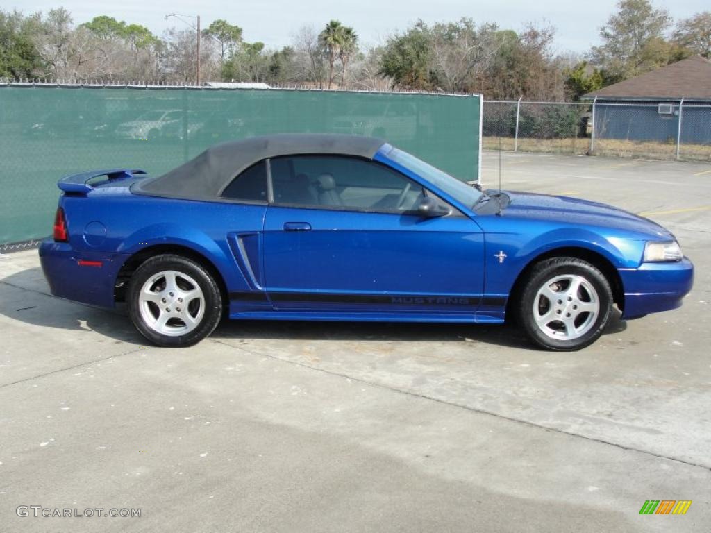 2002 Mustang V6 Convertible - Sonic Blue Metallic / Medium Graphite photo #2