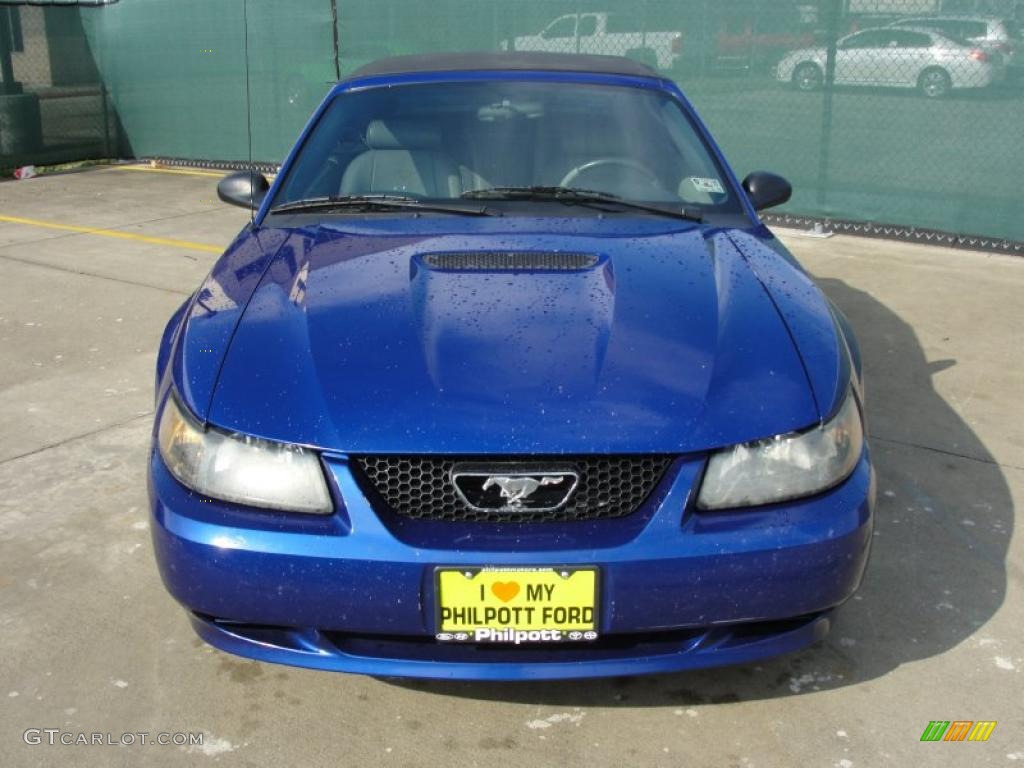 2002 Mustang V6 Convertible - Sonic Blue Metallic / Medium Graphite photo #8
