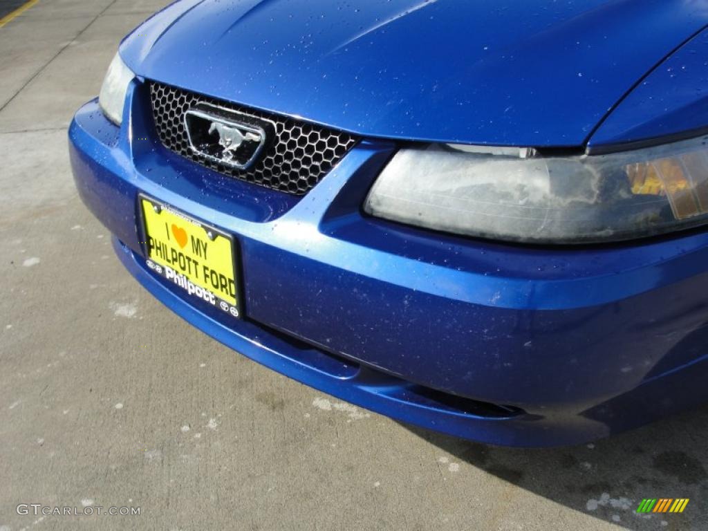 2002 Mustang V6 Convertible - Sonic Blue Metallic / Medium Graphite photo #11