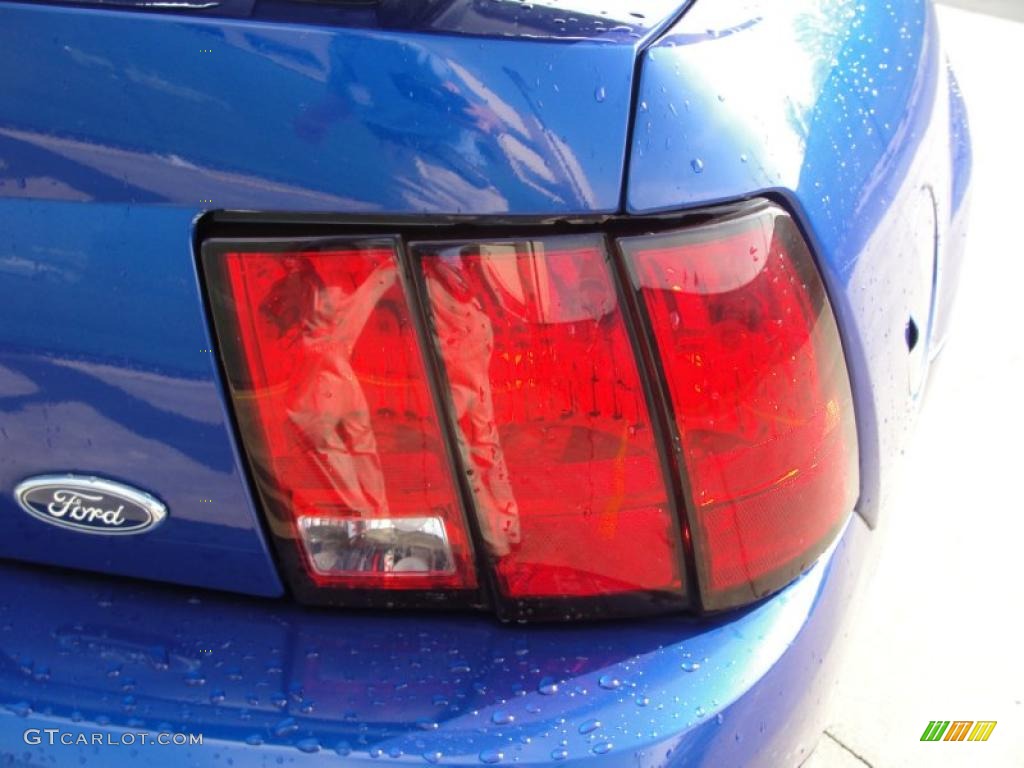 2002 Mustang V6 Convertible - Sonic Blue Metallic / Medium Graphite photo #18
