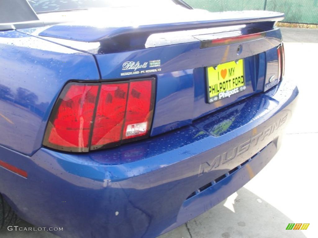 2002 Mustang V6 Convertible - Sonic Blue Metallic / Medium Graphite photo #19