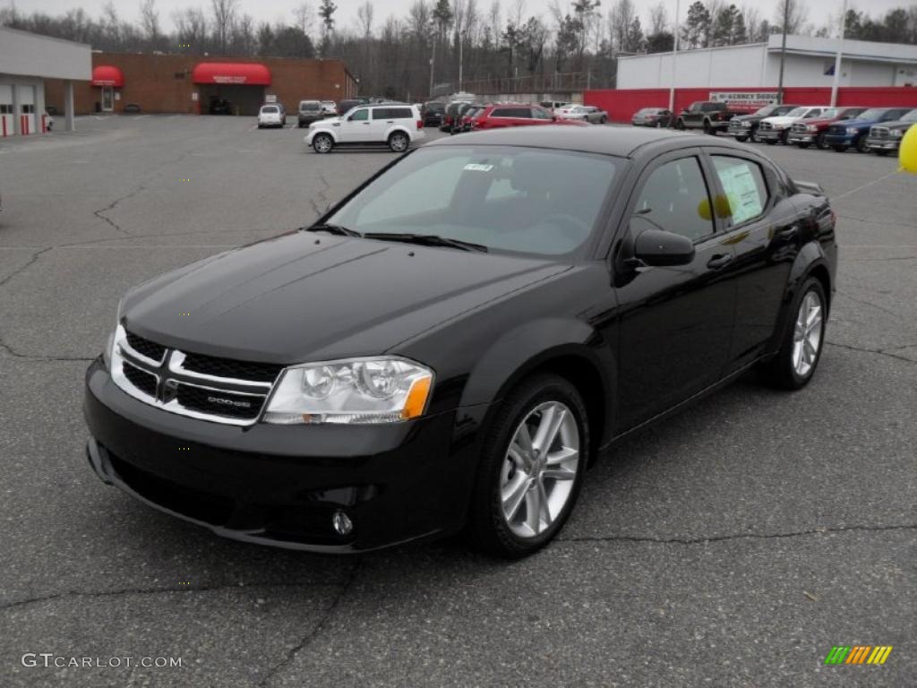 Brilliant Black Crystal Pearl Dodge Avenger