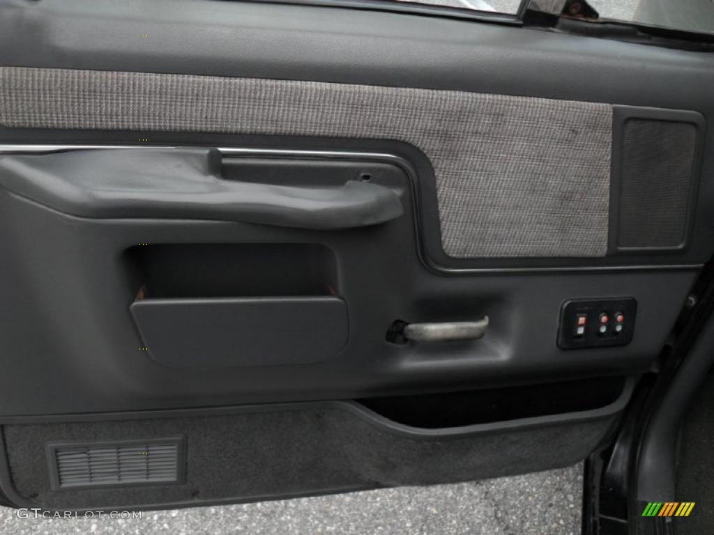 1990 Ford F150 XLT Lariat Regular Cab Dark Charcoal Door Panel Photo #44573641