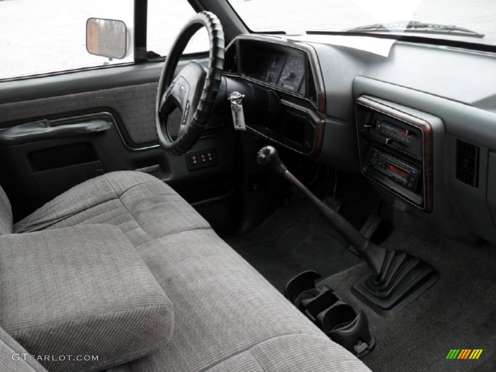 Dark Charcoal Interior 1990 Ford F150 XLT Lariat Regular Cab Photo #44573773